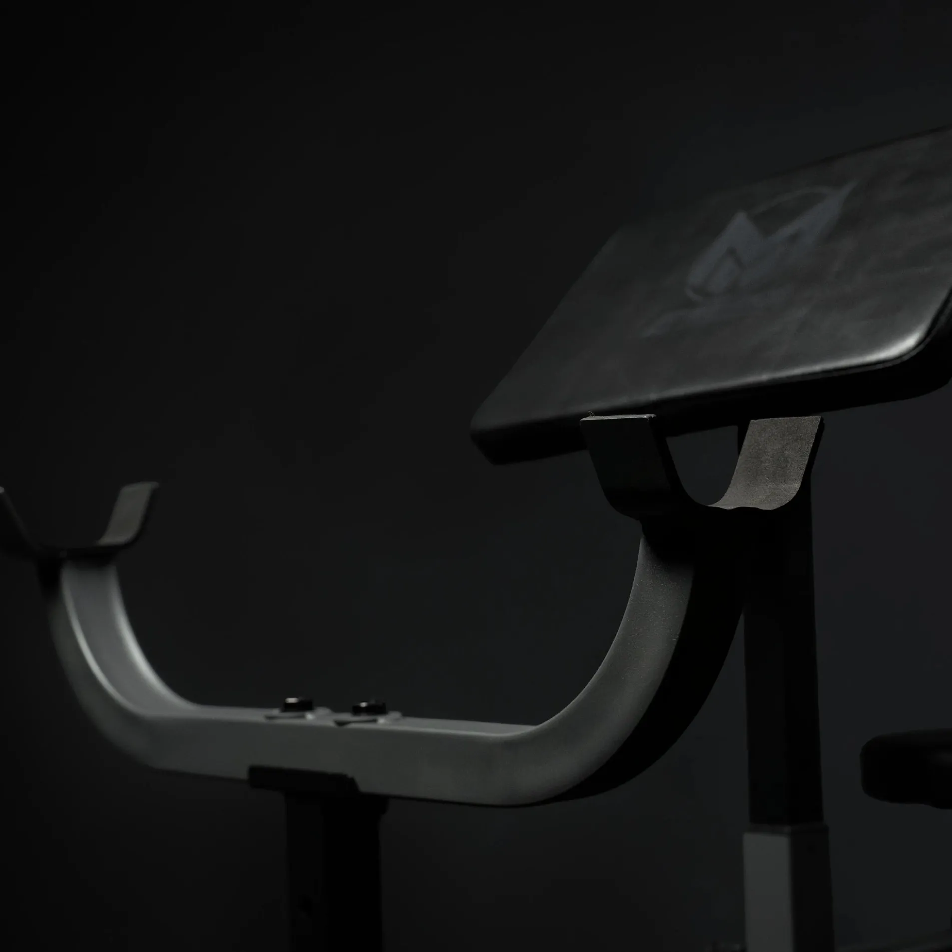 Curlbank E-Series verstellbar